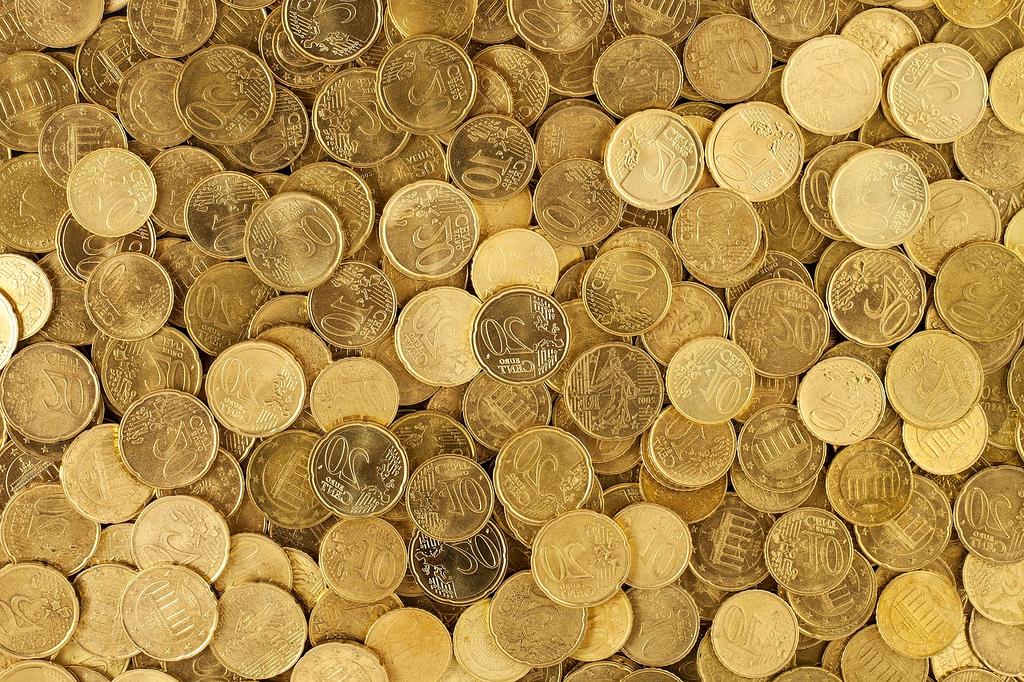 Profesjonalna konsultacja planowania inwestycyjnego z wykresami i analizami